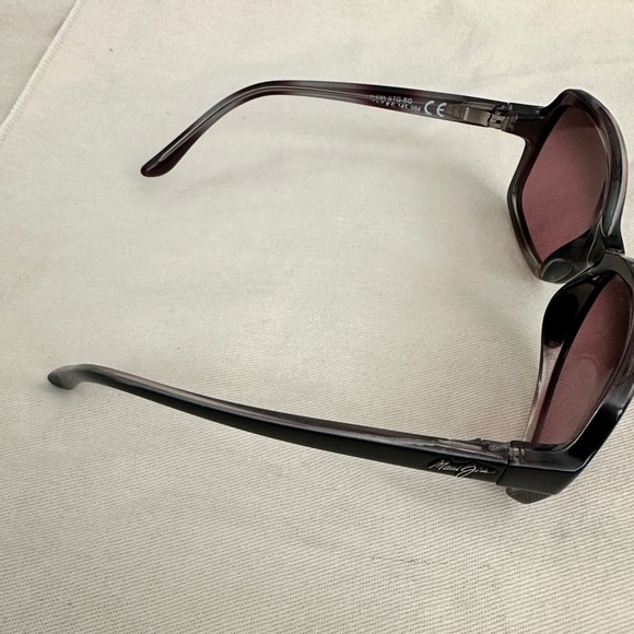Maui Jim Women’s Sunglasses - Cloud Break STG-SG - Picture 3 of 7